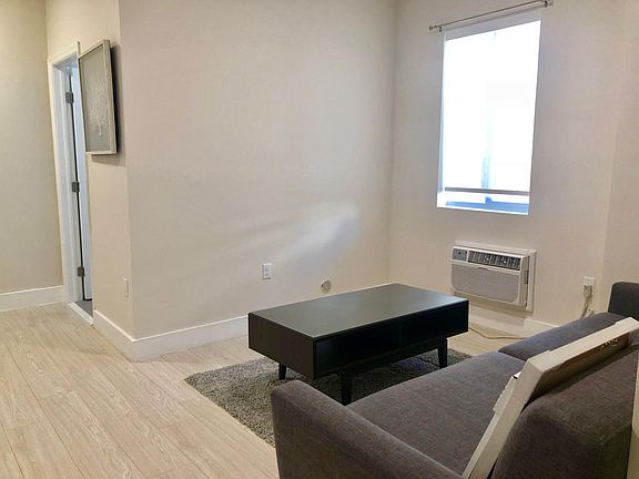 3rd image of 6918 Bay Dr APT 3