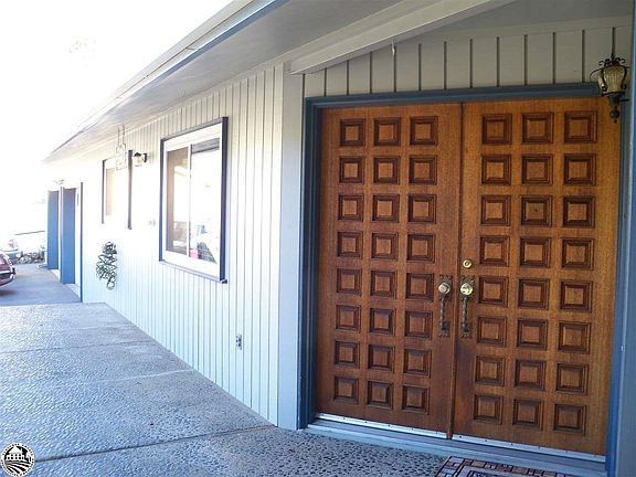 4th image of 19441 Hillsdale Dr