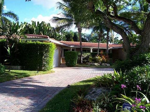 2nd image of 2841 NW 26th St