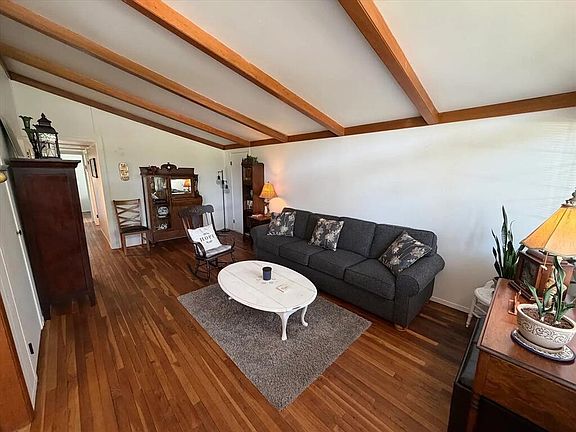 3rd image of 1015 W Bourke St