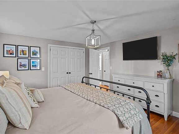 5th image of 38 Angela Ave