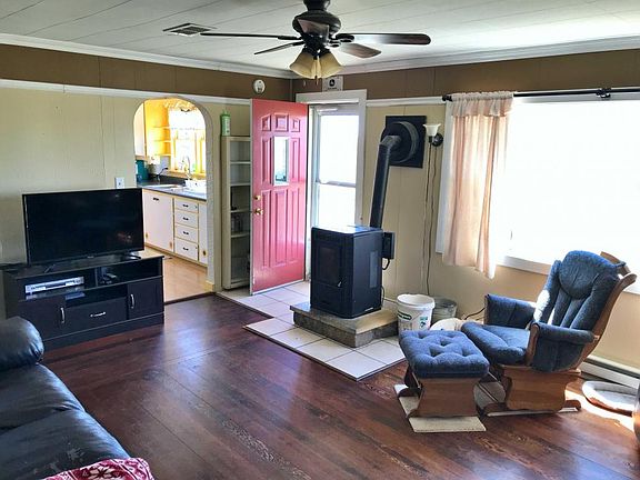 Northeast Cheyenne County Acreage - living room