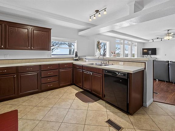 5th image of 1401 S Indian Meridian Rd