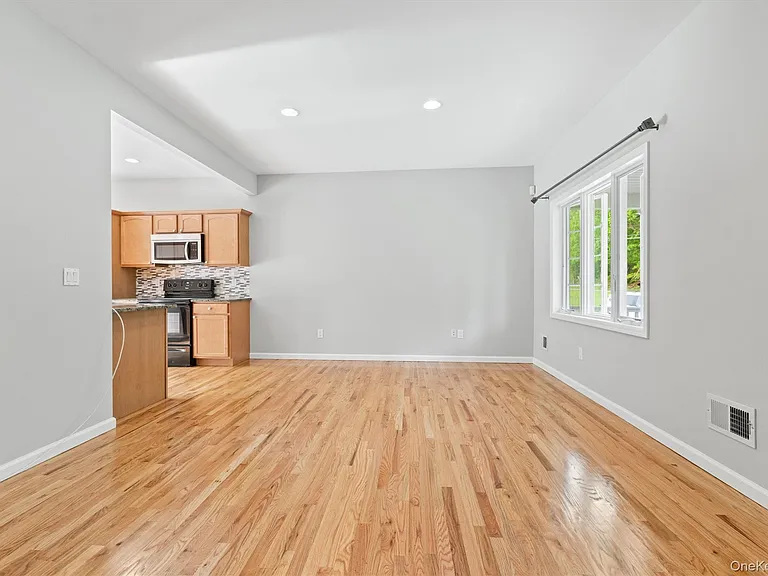 436 Jessup Rd — Photo 6