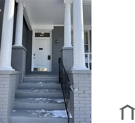 5 bed, 1750 sqft, $2,900 — Photo 2