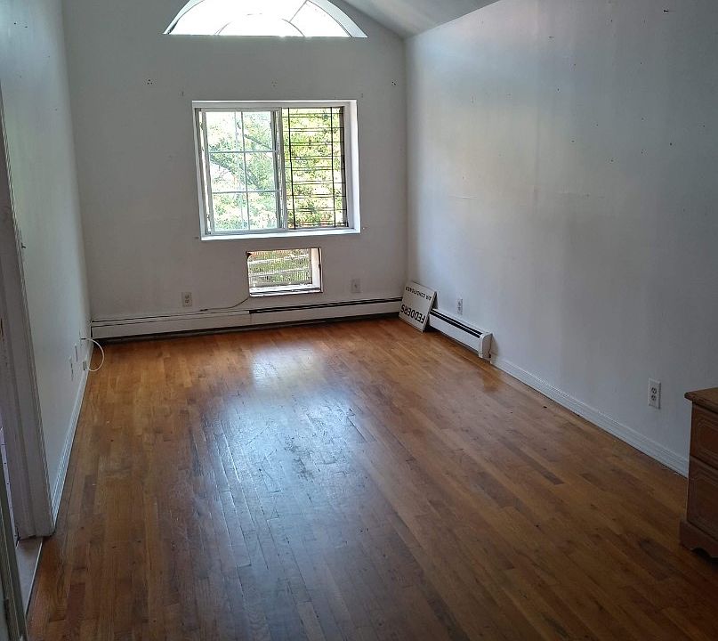 2nd image of 769 Forest Ave