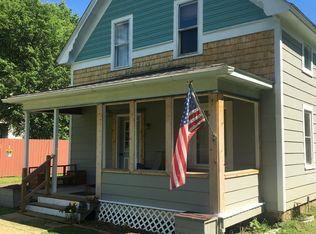 16065 Maple Ln, Center City, MN 55012