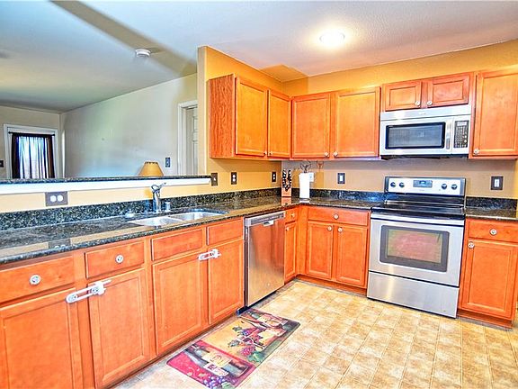 4th image of 16321 Severn Ln