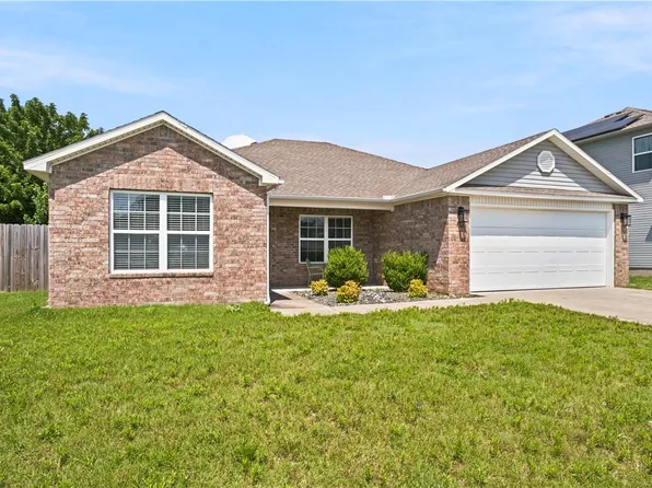 802 SW Green World St, Bentonville, AR 72712