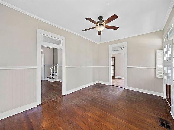 3rd image of 1401 Avenue L