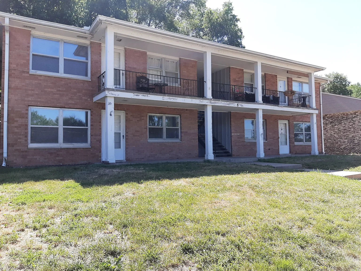 2 bed, 950 sqft, $1,100 — Photo 1