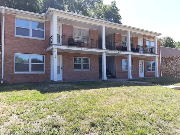 8 Rosewood Ln APT 4, Pekin, IL 61554