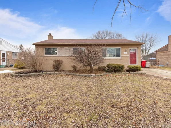17841 Edgefield Dr, Clinton Township, MI 48035