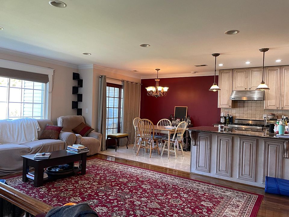 1st image of 537 Correll Ave #28