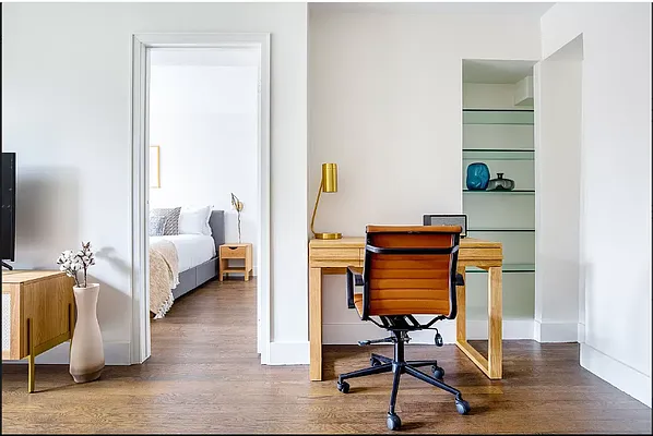 Rented by Manhattan Realty Group | media 17