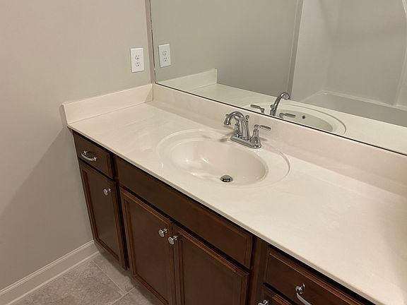 4th image of 1714 Lone Jack Ln