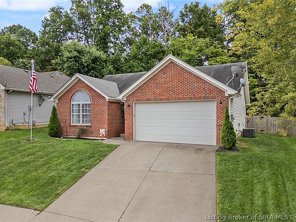 3rd image of 806 Twin Oaks Drive