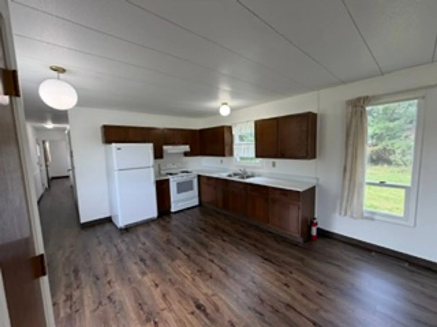 2 Bedrooms and 1 Bathroom — Photo 3