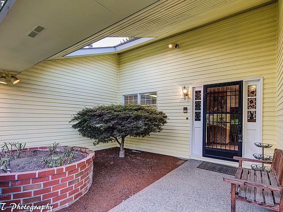 5th image of 7425 NE Par Ln