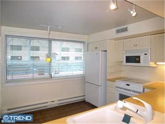 4th image of 7 N Chris Columbus Blvd #204