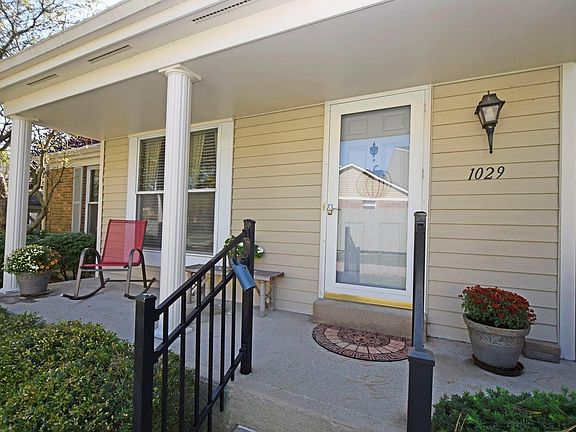 3rd image of 1029 Stratford Ct