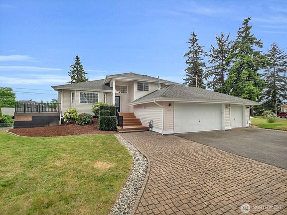 2nd image of 16929 52nd Avenue W