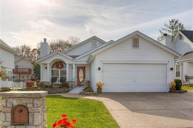 1st image of 454 Xavier Ct
