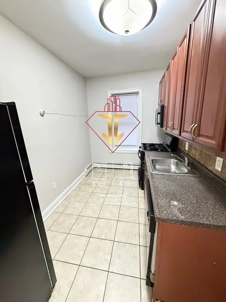 1 bed, 900 sqft, $1,795 — Photo 2