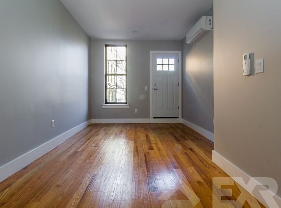 4th image of 155 Tompkins Ave #33