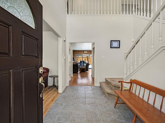 2nd image of 425 Cecelio Way