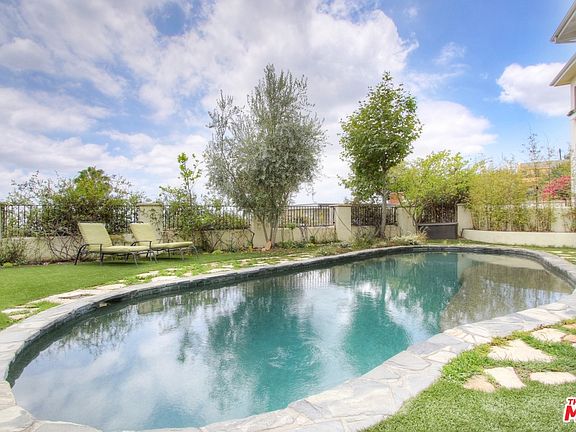 3rd image of 2046 Morgan Hill Dr