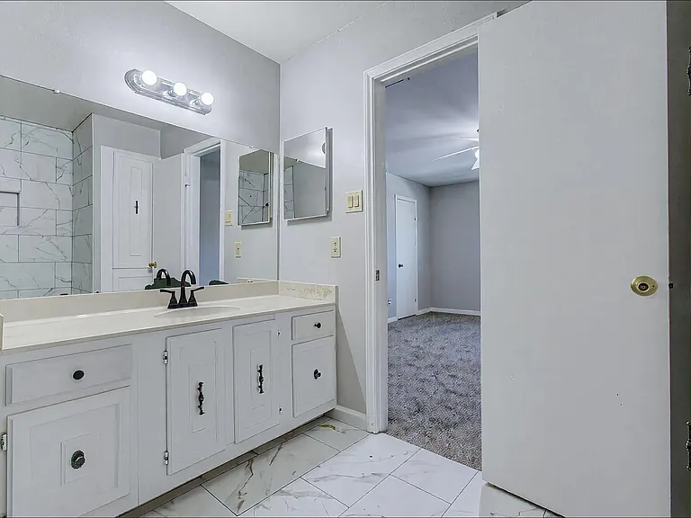 9495 Fondren Rd — Photo 18