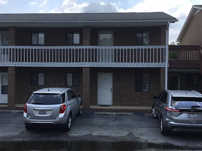 112 Pineview Dr #8 — Photo 2
