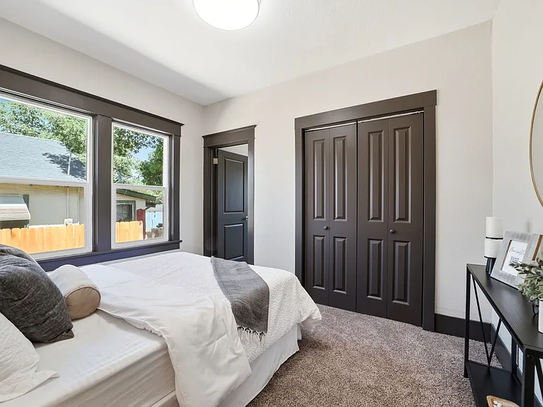330 Jefferson St — Photo 23