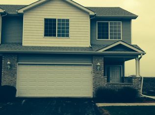 1913 Waters Edge Dr, Minooka, IL 60447