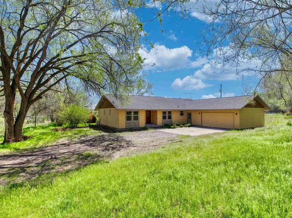 1295 15th St, Vale, OR 97918