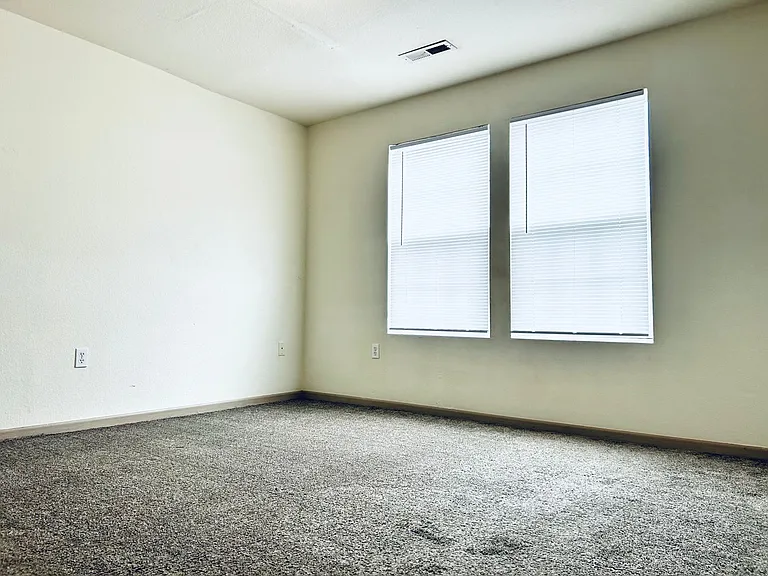 913 Westridge Dr #10 — Photo 15
