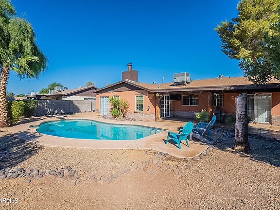 3rd image of 5425 W SUNNYSIDE Drive