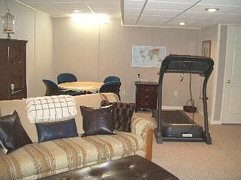 5th image of 6439 Oakhurst Dr