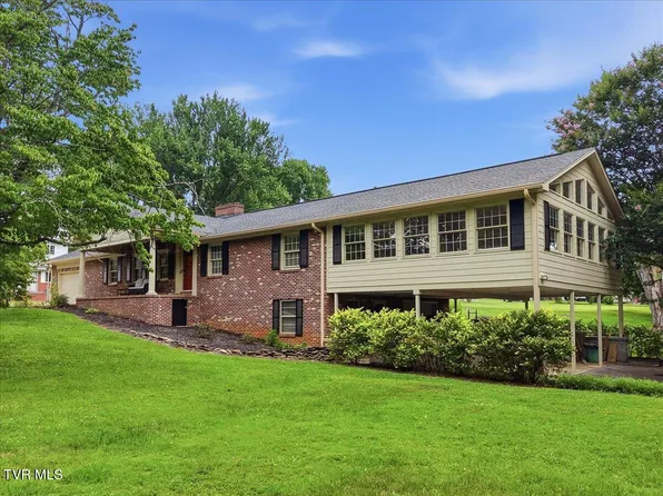 404 Cowan Dr, Rogersville, TN 37857