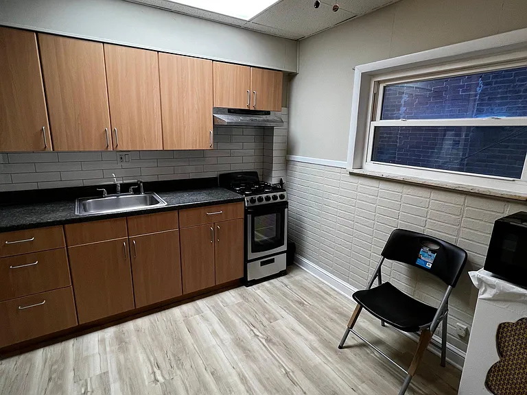 2136 S Broad St #2R — Photo 10