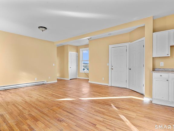 2nd image of 691 S Main St APT 3