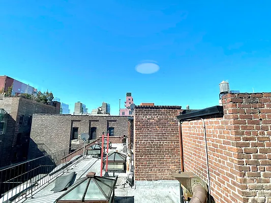 Rented by Compass | media 25