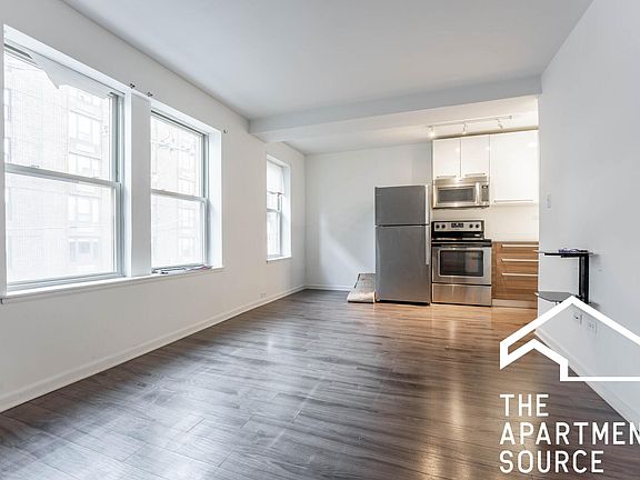 3rd image of 923 W Carmen Ave #2D