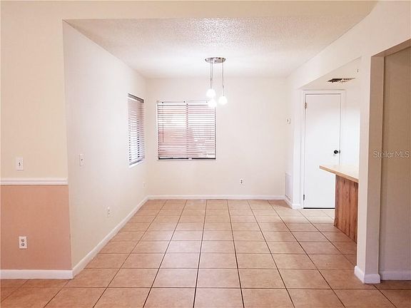 5th image of 710 Castlewood Dr