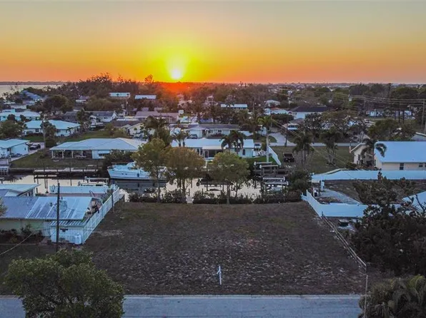 907 22nd Ave W, Palmetto, FL 34221