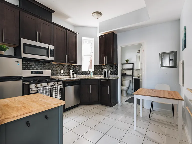 437 Central Ave #3A — Photo 4