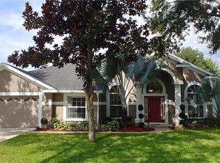 1032 Legends Pass Dr, Valrico, FL 33594