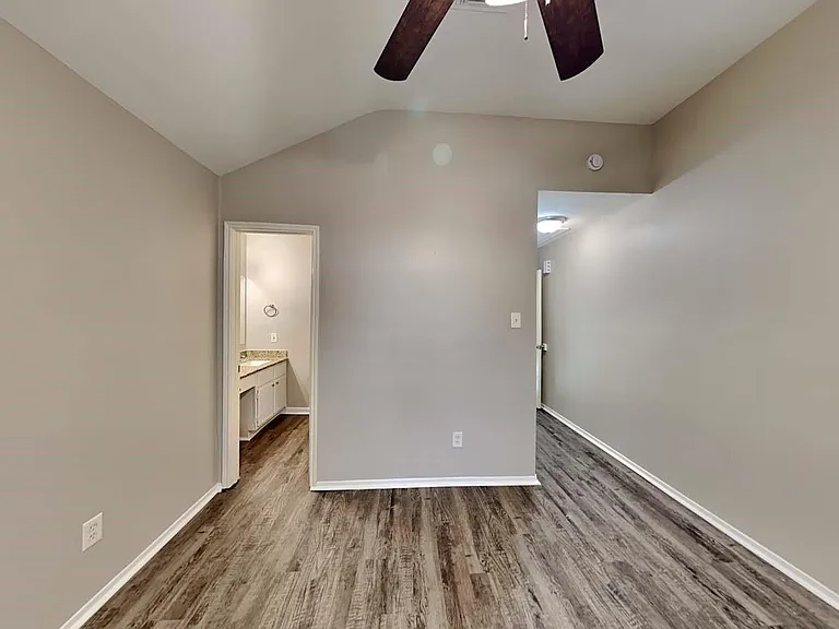 4930 Vancouver Blvd — Photo 12
