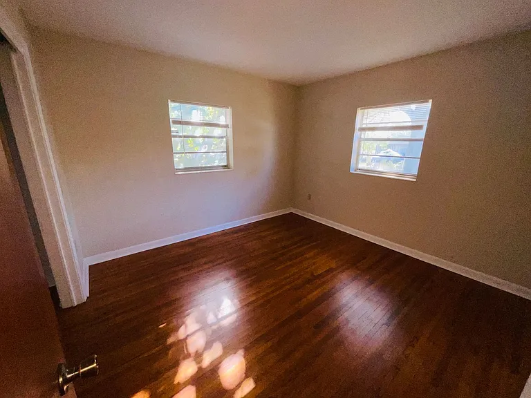 1701 Sunrise Blvd — Photo 11